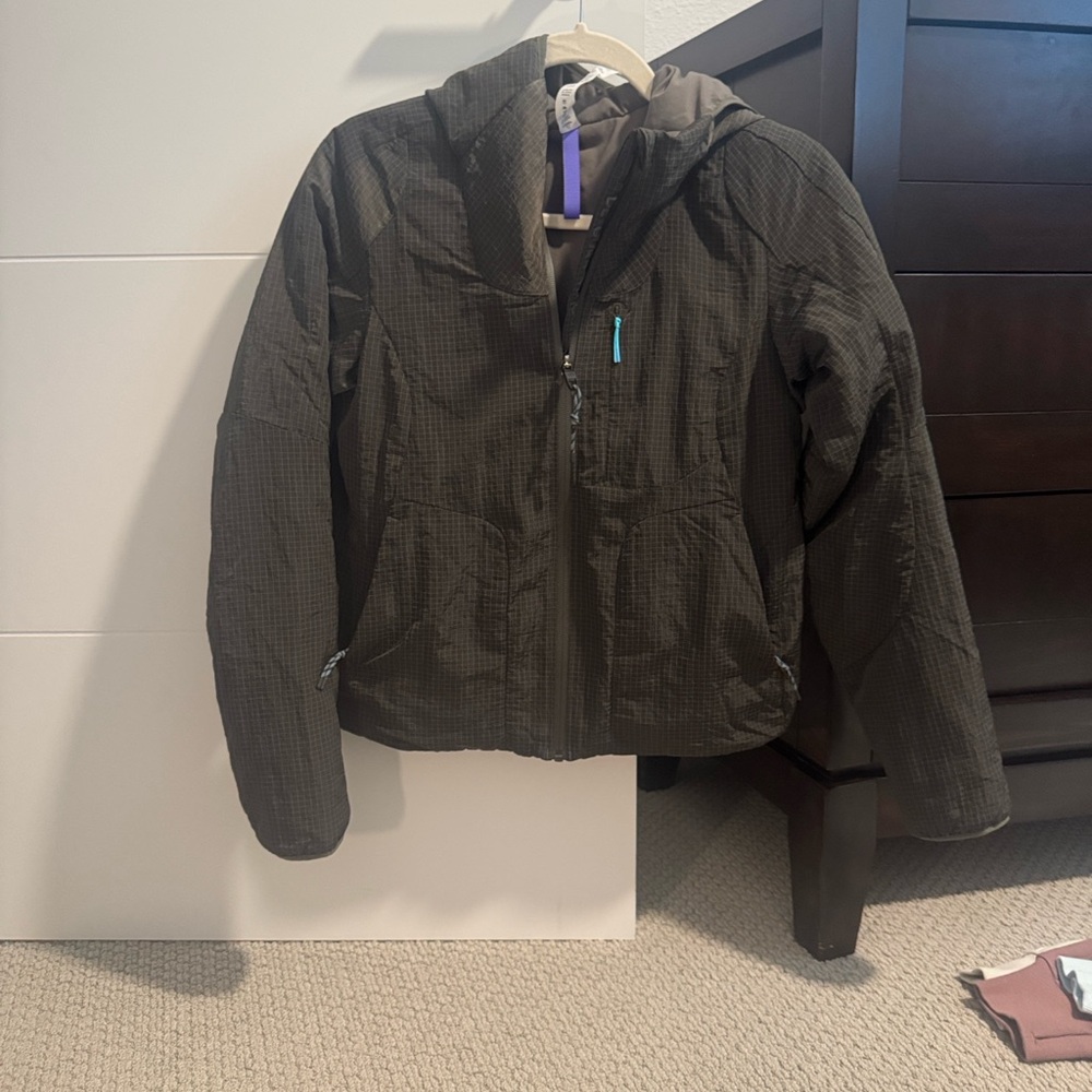 Lululemon Athletica lightweight insulated jacket